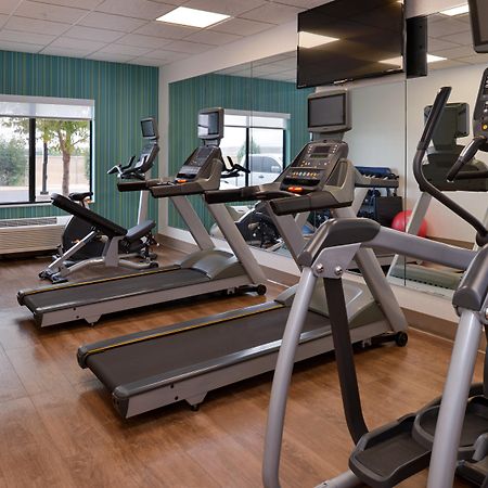 Holiday Inn Express & Suites Pueblo By Ihg Buitenkant foto