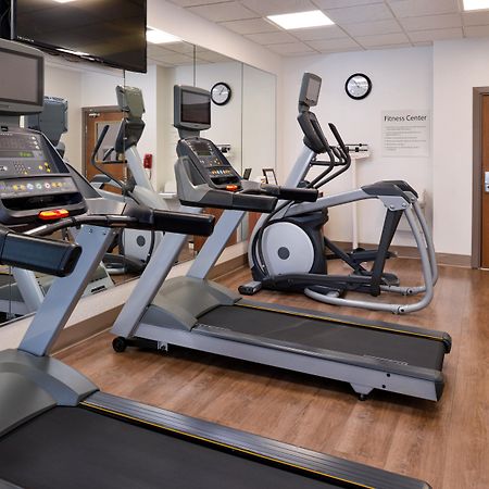Holiday Inn Express & Suites Pueblo By Ihg Buitenkant foto