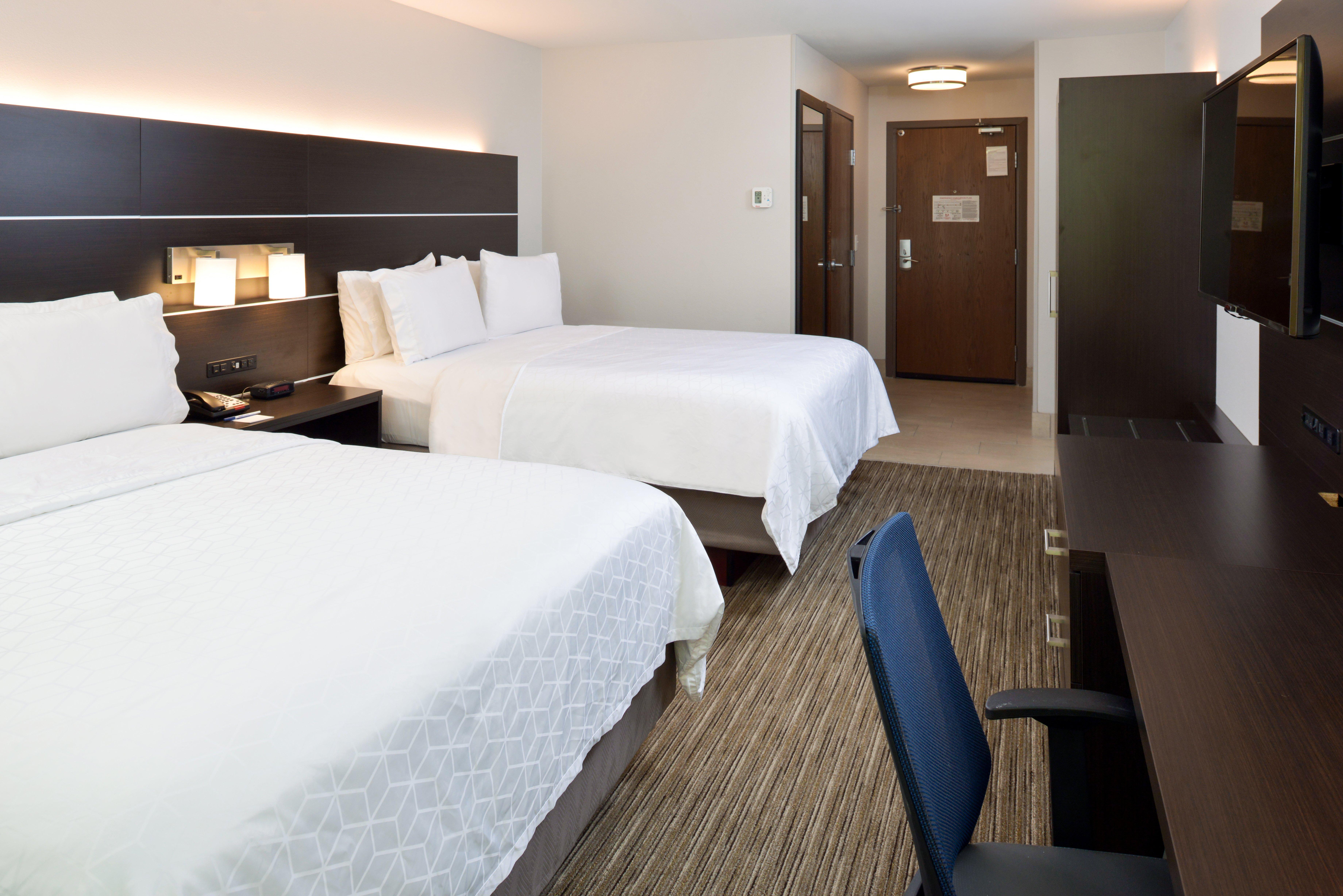 Holiday Inn Express & Suites Pueblo By Ihg Buitenkant foto