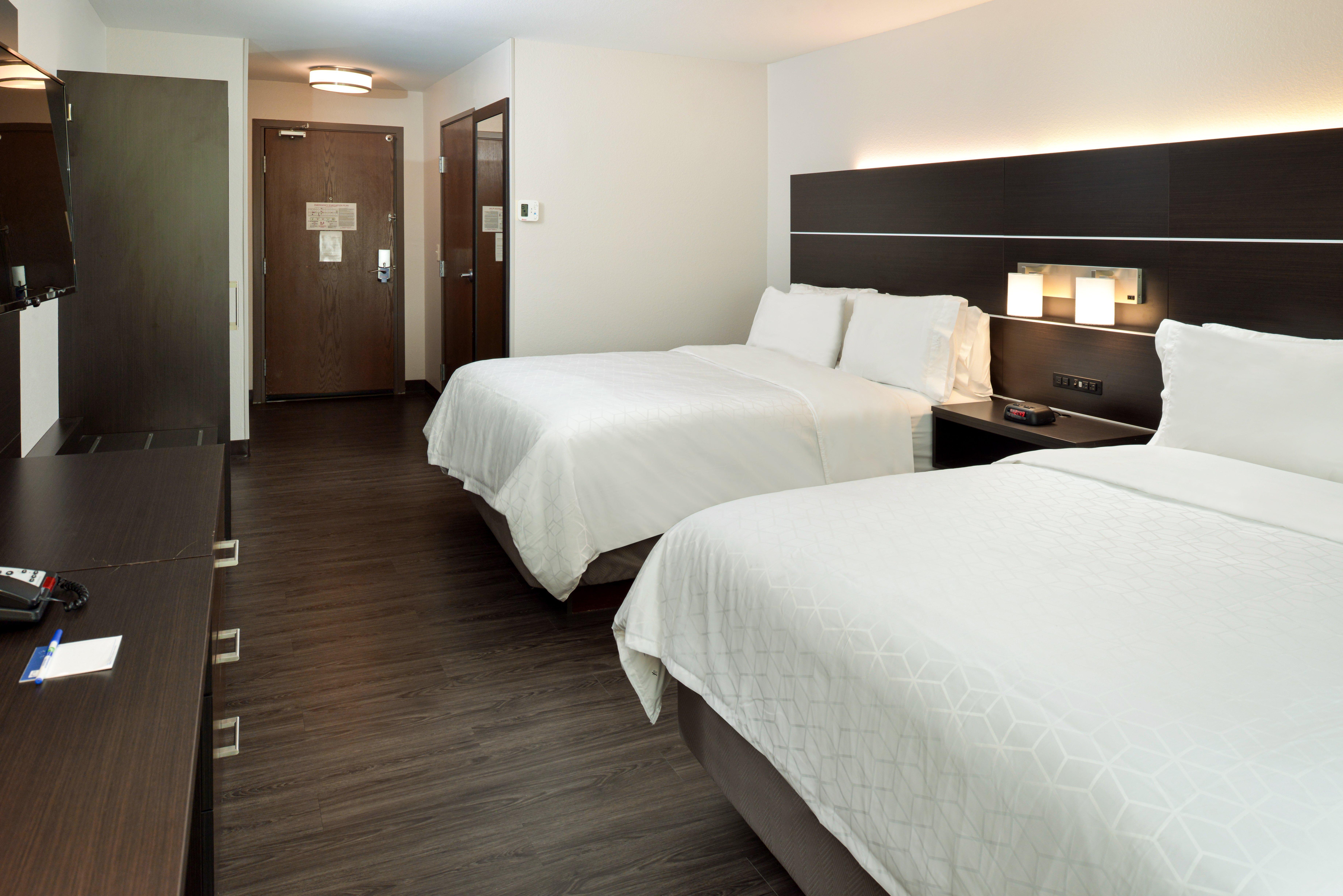 Holiday Inn Express & Suites Pueblo By Ihg Buitenkant foto