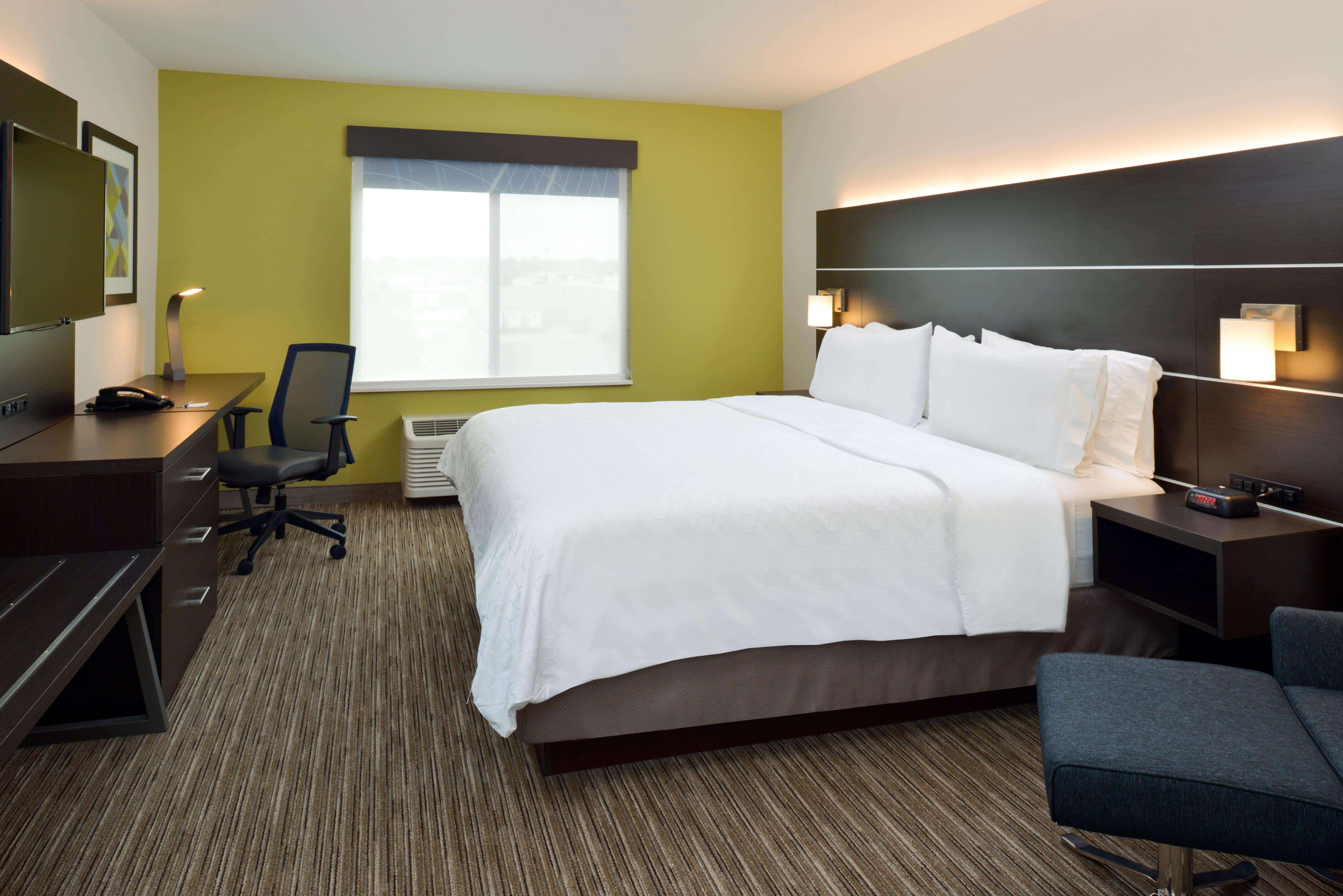 Holiday Inn Express & Suites Pueblo By Ihg Buitenkant foto