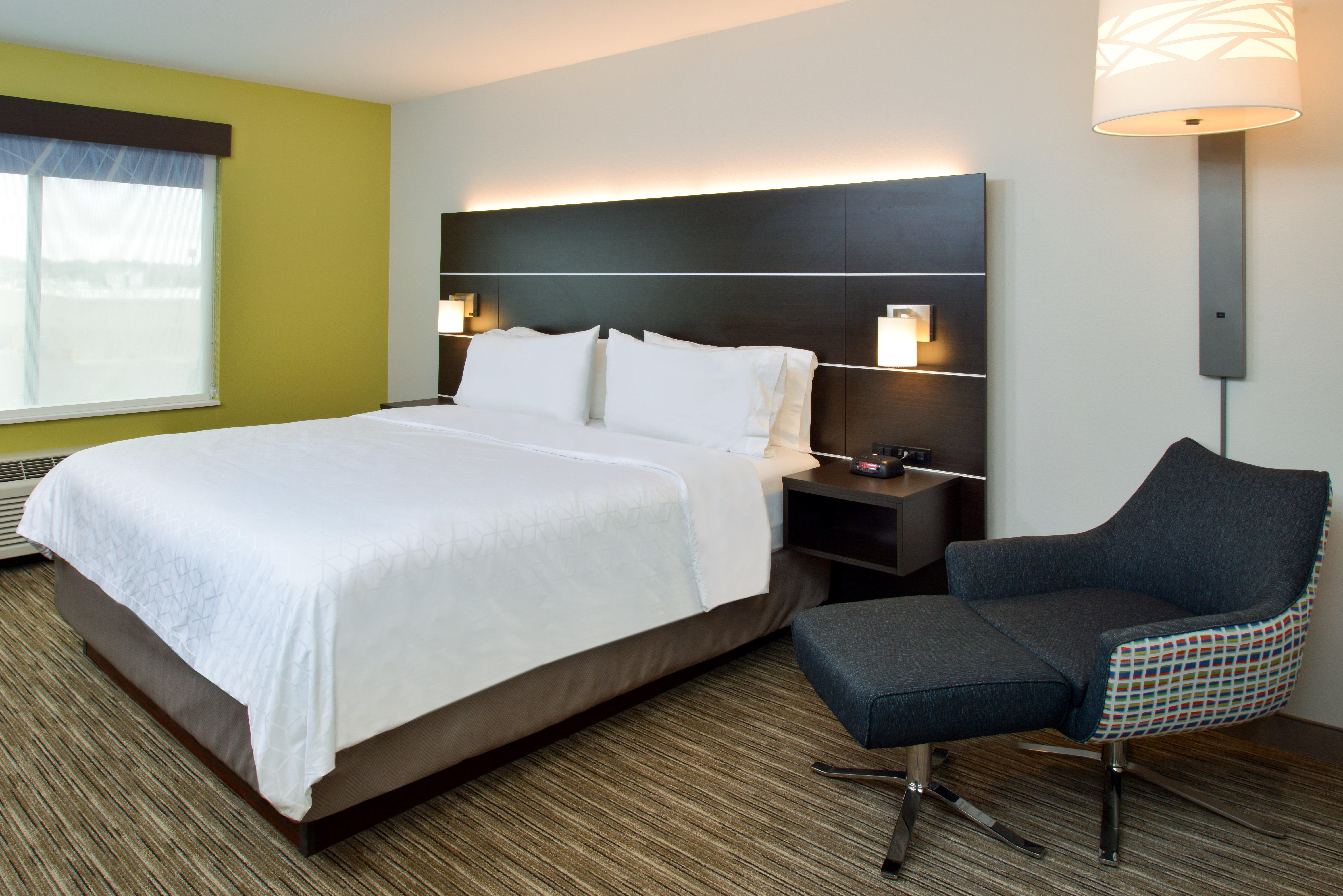 Holiday Inn Express & Suites Pueblo By Ihg Buitenkant foto