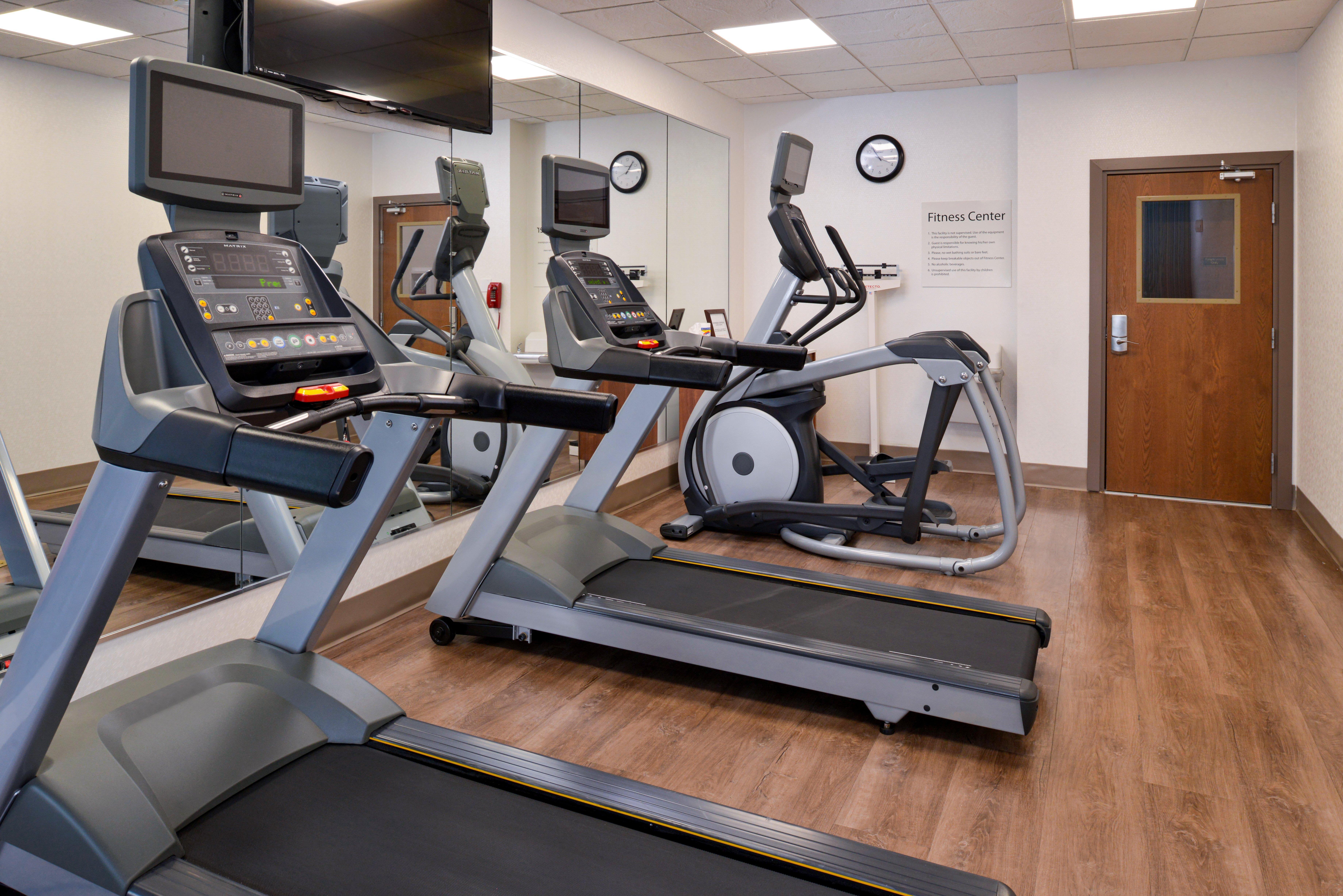 Holiday Inn Express & Suites Pueblo By Ihg Buitenkant foto