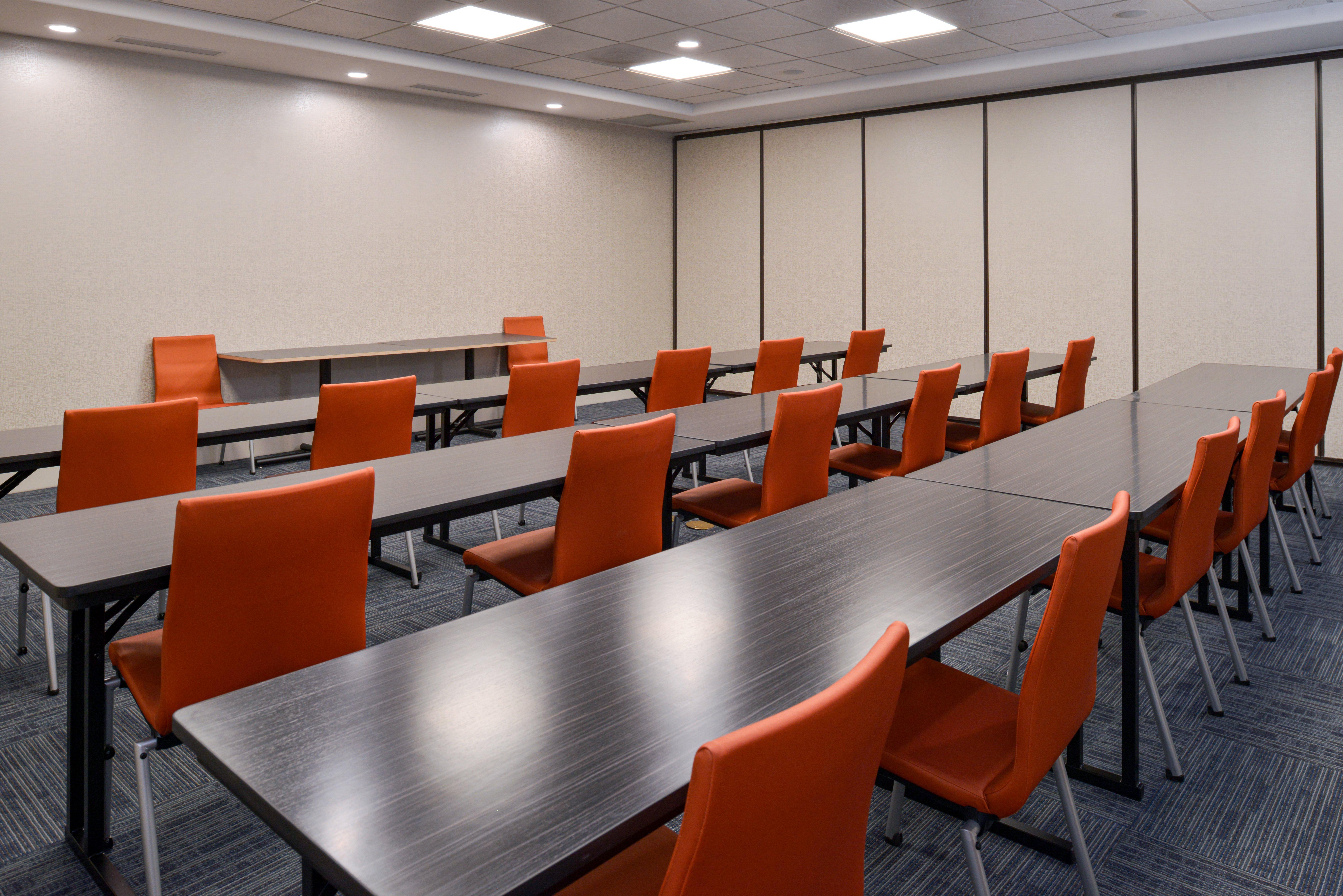 Holiday Inn Express & Suites Pueblo By Ihg Buitenkant foto