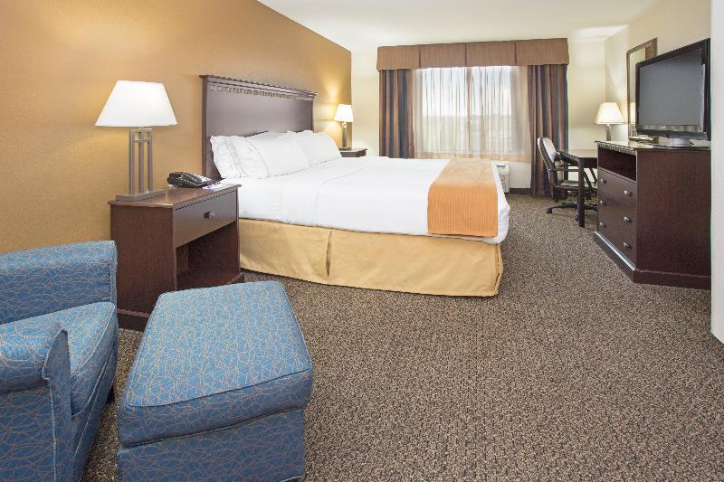 Holiday Inn Express & Suites Pueblo By Ihg Buitenkant foto